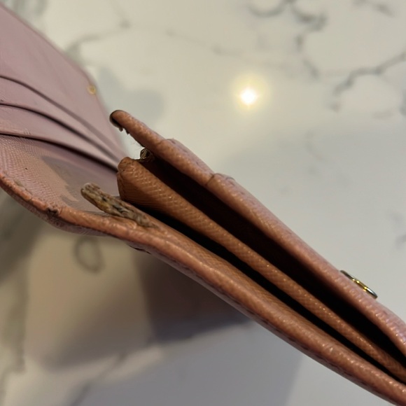 Prada light pink bow wallet!  Nice condition. Double button. Authentication Inc - Picture 5 of 16